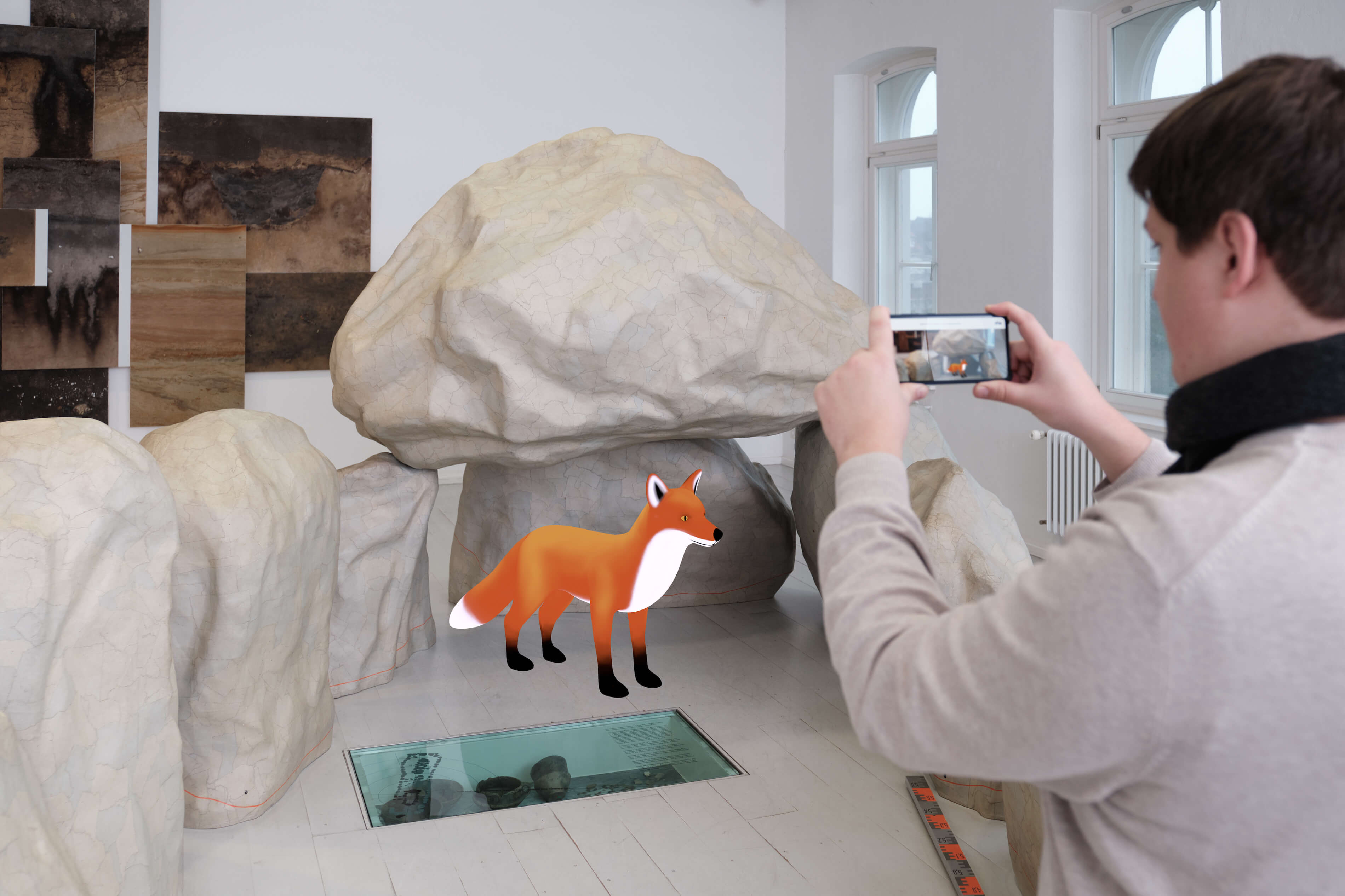 Augmented-Reality-App mega!lith3D in der Dauerausstellung, Foto: Hendrik Reinert © Landesmuseum Natur und Mensch