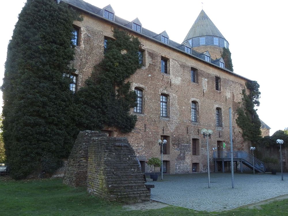 Burg Brüggen, Foto: Bärbel Weinmann, © Museum Mensch und Jagd